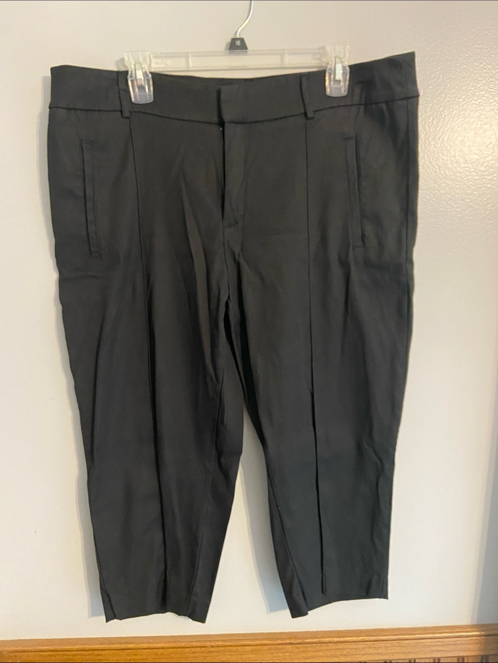 Time and Tru Black Capris with Front Crease
